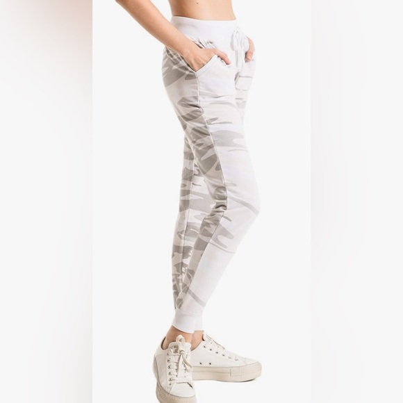 Z Supply The Cammo Jogger-Medium - Picture 2 of 6